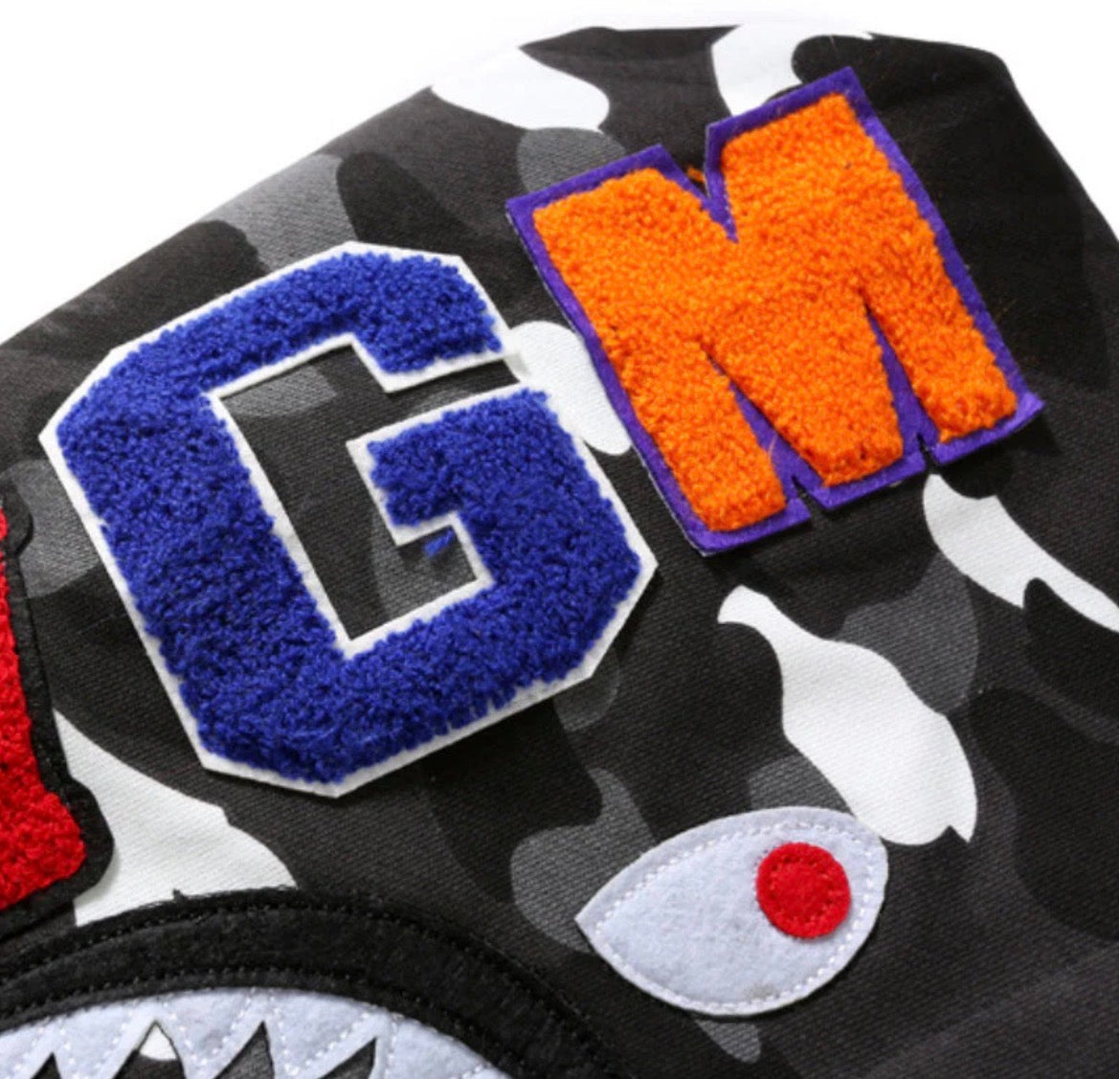 Bathing Ape Hoodie Luminous
Camouflage Spotted Shark
Double Hooded Zip Sweater